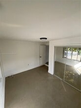 1064 NW 103rd St in Miami, FL - Building Photo - Building Photo