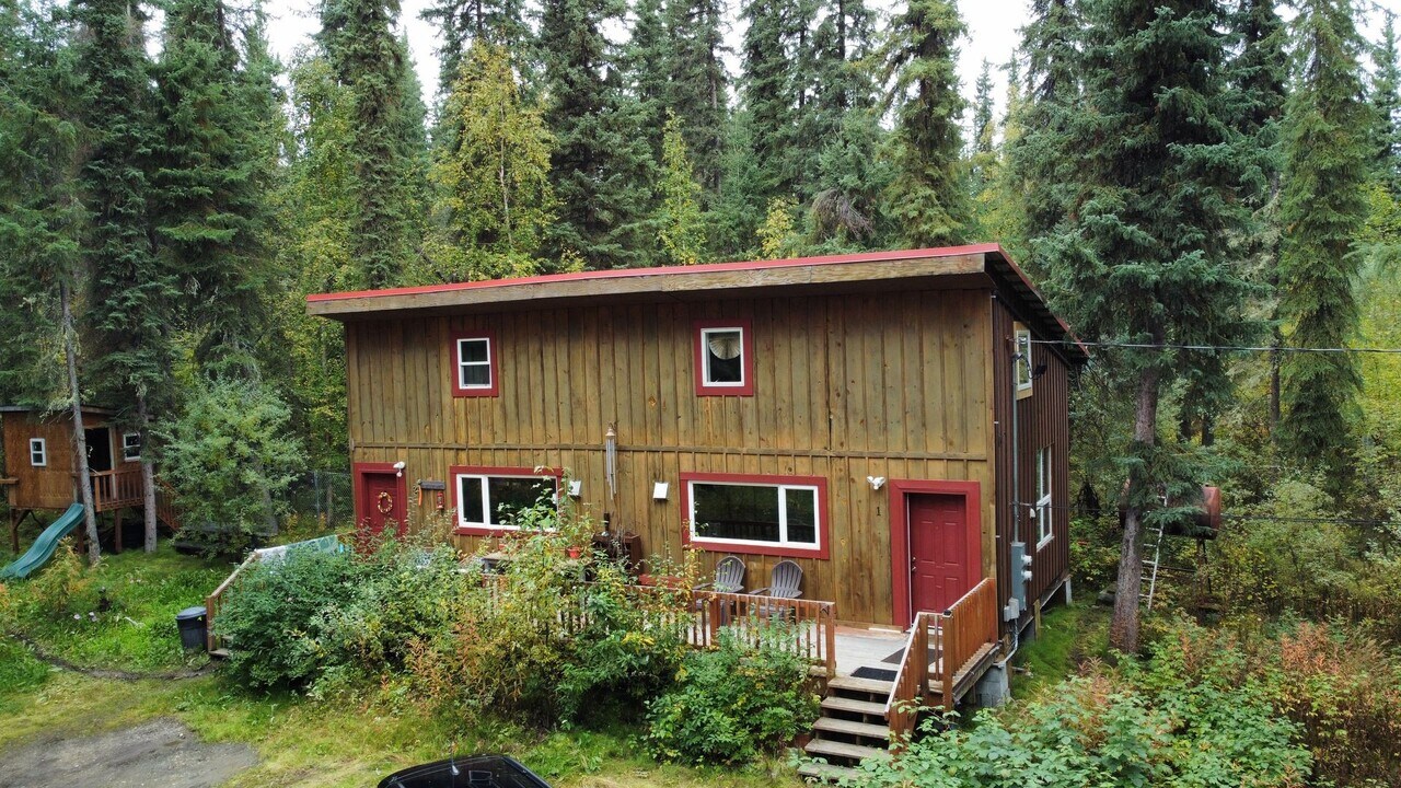 495 Sun Way in Fairbanks, AK - Building Photo