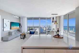 4010 S Ocean Dr in Hollywood, FL - Foto de edificio - Building Photo
