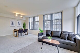 550 14th St S in Arlington, VA - Building Photo