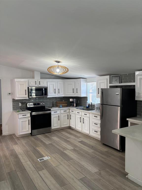 property at 1109 Hurst Creek Rd