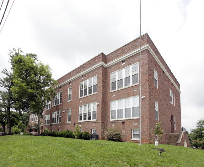 Brownlow School Lofts in Knoxville, TN - Building Photo - Building Photo