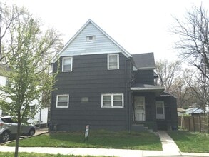 805 E Chestnut St in Bloomington, IL - Building Photo - Building Photo