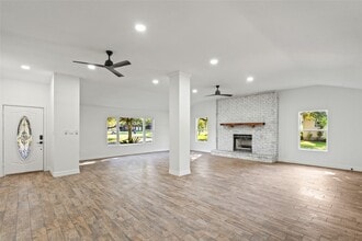 5425 Jeffrey St in Dickinson, TX - Building Photo - Building Photo