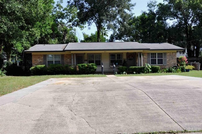 property at 1611 E Brainerd St