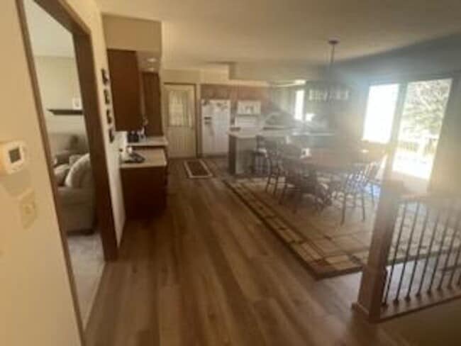 1428 Edgewood Dr in Pella, IA - Building Photo - Building Photo