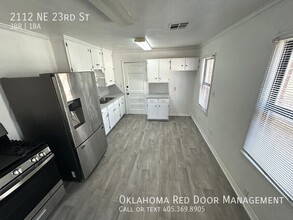 2112 NE 23rd St, Unit 208 in Oklahoma City, OK - Building Photo - Building Photo