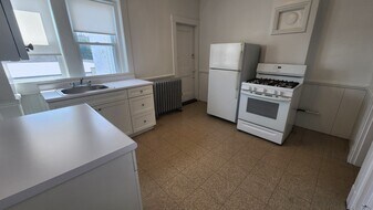 11 Keswick St, Unit 34-5 in Boston, MA - Building Photo