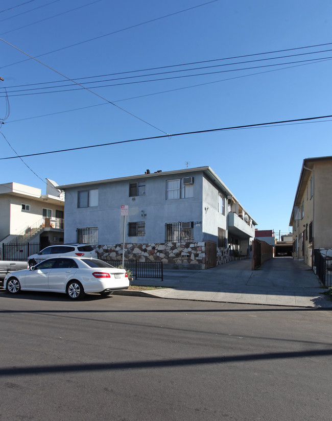 1214 N Kingsley Dr in Los Angeles, CA - Building Photo - Building Photo