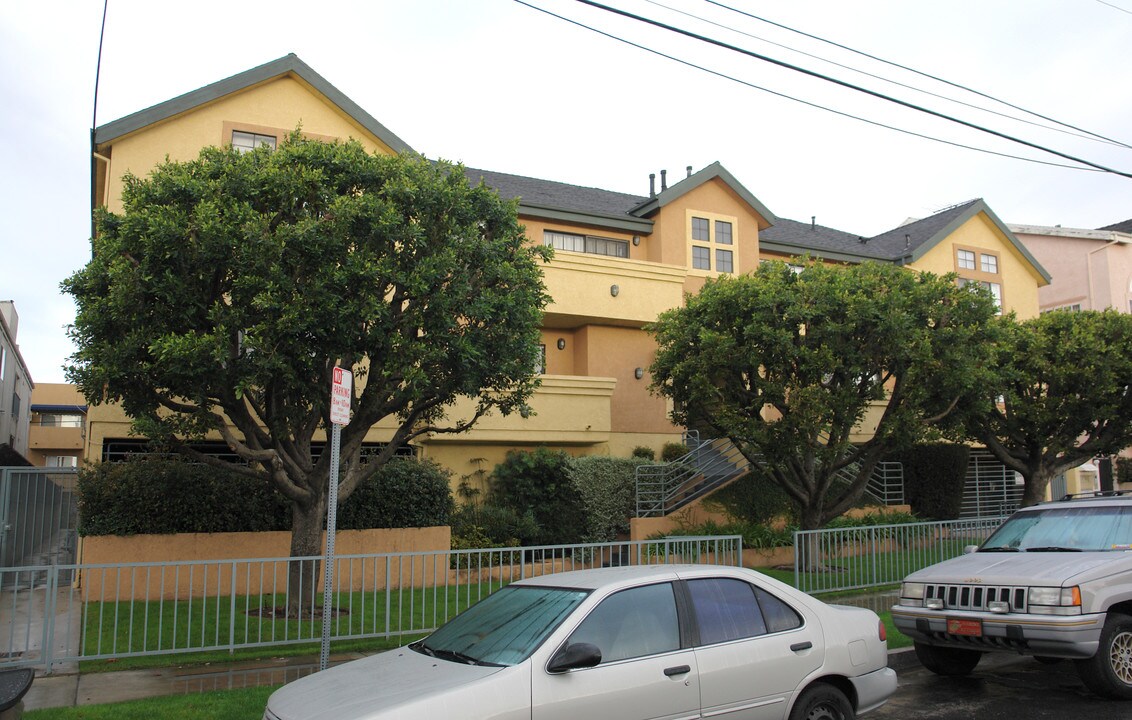 Magnolia Arts Hoa in North Hollywood, CA - Building Photo