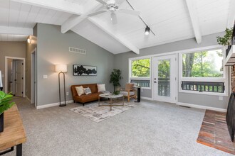 2109 W 5th Ave in Columbus, OH - Foto de edificio - Building Photo