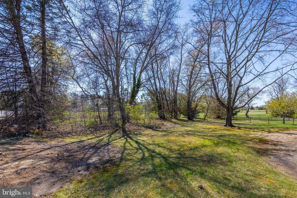 78 Abbington Ln in Washington Township, NJ - Building Photo