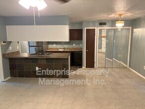 4932 Shelter Cove in Memphis, TN - Building Photo - Building Photo