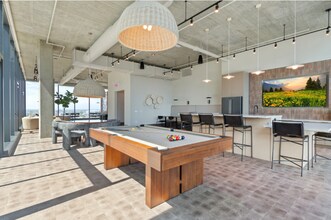 1039 W Van Buren St in Chicago, IL - Building Photo - Building Photo