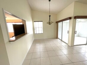 718 Pine Island Dr in Melbourne, FL - Building Photo - Building Photo