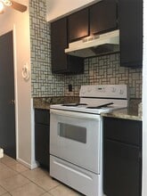 6030 Northwest Expy in Warr Acres, OK - Building Photo - Building Photo