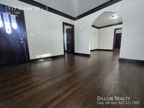 1935 Glenn Dr in North Chicago, IL - Building Photo - Building Photo