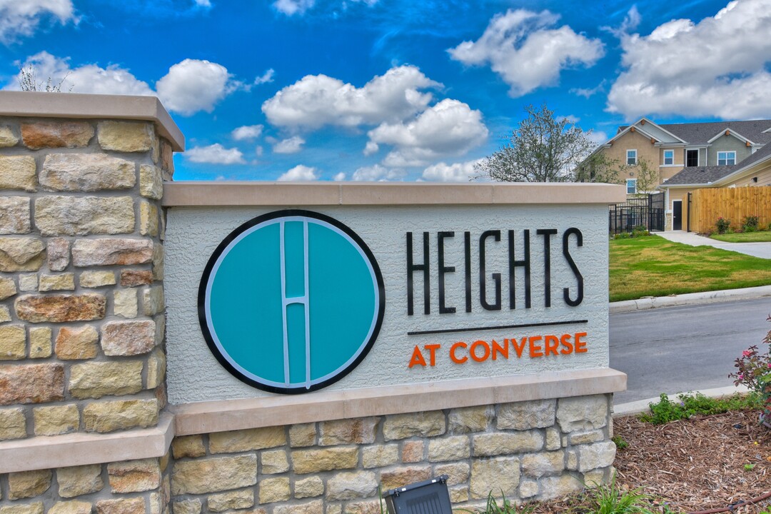 The Heights at Converse Apartments in Converse, TX - Building Photo