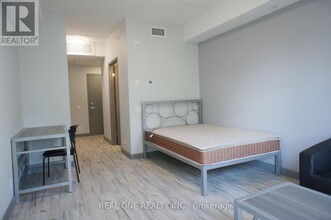 77-577 Leland St in Hamilton, ON - Building Photo - Building Photo