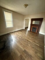 120-122-122 N 3rd St, Unit Apt B in Jeannette, PA - Building Photo