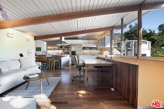 10410 Quito Ln in Los Angeles, CA - Building Photo - Building Photo