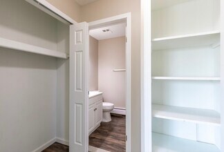 1730 Goddard Rd in Lincoln Park, MI - Foto de edificio - Building Photo