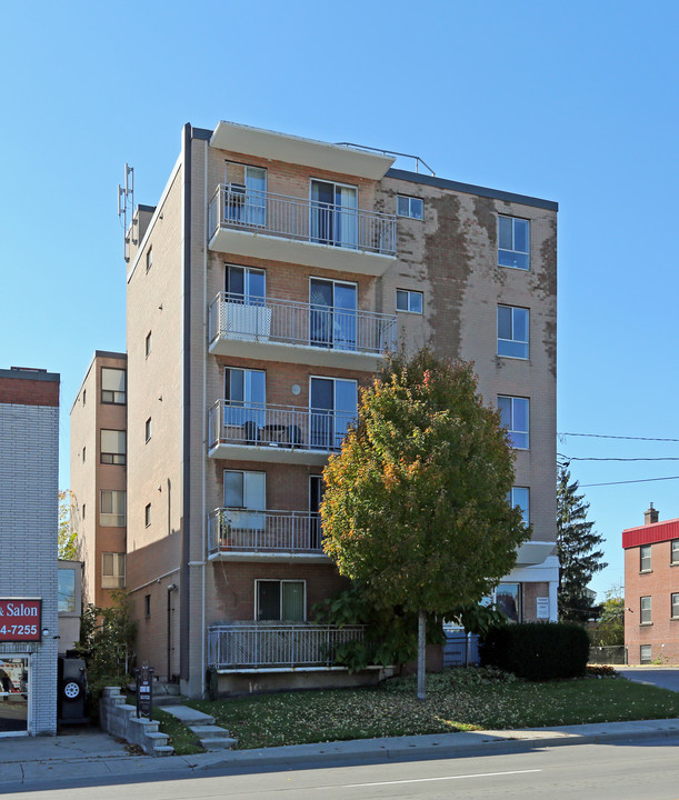 Collete Apartments in Hamilton, ON - Building Photo