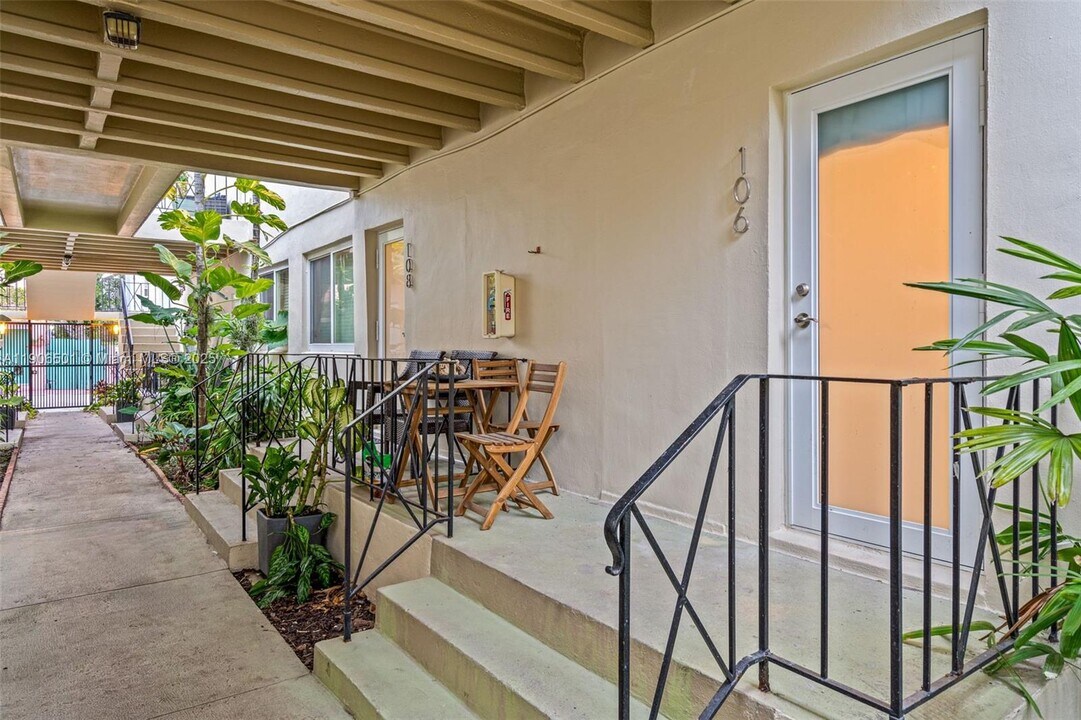 900 Meridian Ave in Miami Beach, FL - Building Photo