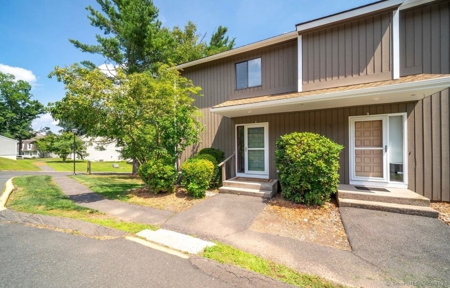 154 Brittany Farms Rd in New Britain, CT - Building Photo