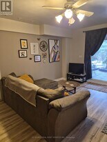 124 Farley Dr in Guelph, ON - Building Photo