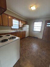 111 W Lindburg St in Pittsburg, KS - Building Photo - Building Photo