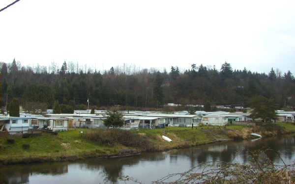 Riverside Mobile Estates in Bothell, WA - Foto de edificio