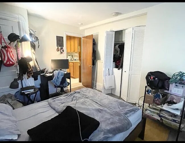 7 Grove St, Unit 2 in Boston, MA - Foto de edificio - Building Photo