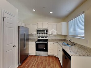 514 W 150 S in Clearfield, UT - Foto de edificio - Building Photo