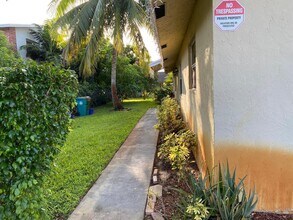 2212 SE 3rd St in Boynton Beach, FL - Building Photo - Building Photo