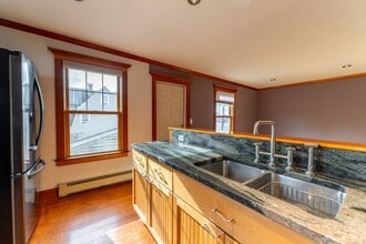47 Stuart Ave in New London, CT - Building Photo - Building Photo
