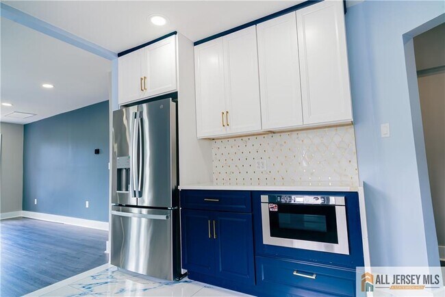 88 Hornsby St in Woodbridge Township, NJ - Building Photo - Building Photo