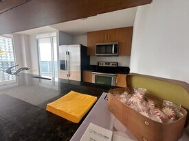 601 NE 23rd St, Unit PH02 in Miami, FL - Building Photo