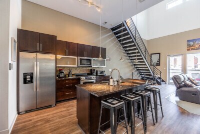 1002 W Lake St, Unit 2 in Chicago, IL - Building Photo