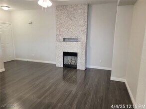9050 W Warm Springs Rd in Las Vegas, NV - Building Photo - Building Photo
