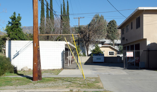 502 W 34th St in San Bernardino, CA - Foto de edificio - Building Photo