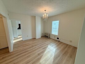 35 Wentworth St in Biddeford, ME - Building Photo