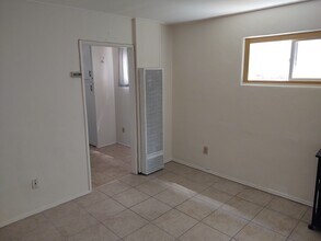 4051 Promontory St, Unit studio in San Diego, CA - Building Photo - Building Photo