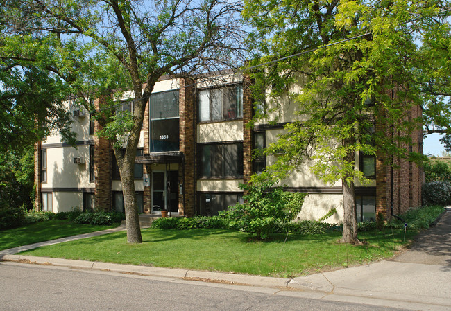 1355 Eustis St in St. Paul, MN - Foto de edificio - Building Photo