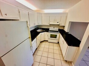 4759 Sable Pine Cir, Unit A1 in West Palm Beach, FL - Foto de edificio - Building Photo