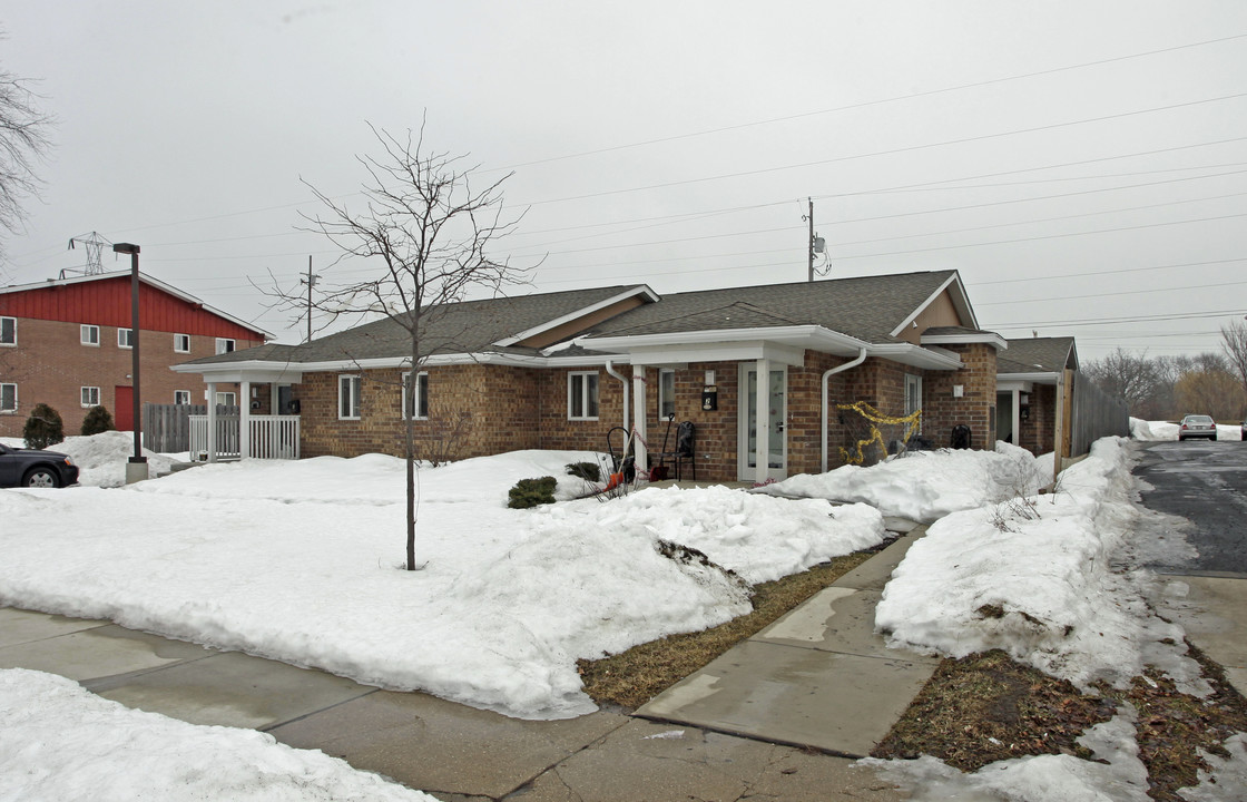 4021 28th Ave in Kenosha, WI - Foto de edificio