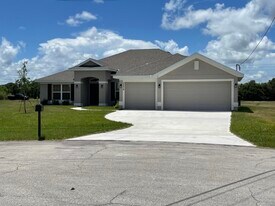 5236 NW Iredell St in Port St. Lucie, FL - Building Photo