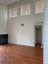 6825 Haskell Ave in Los Angeles, CA - Building Photo - Building Photo