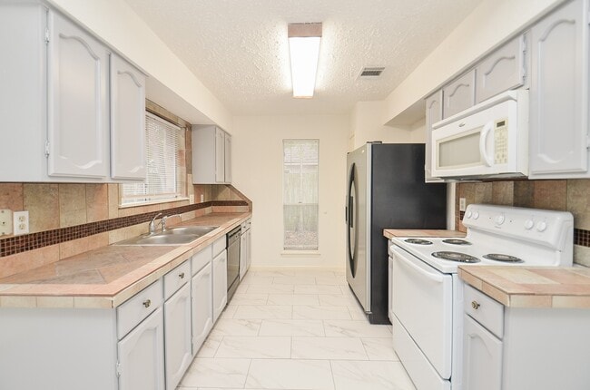 22803 Capitol Landing Ln