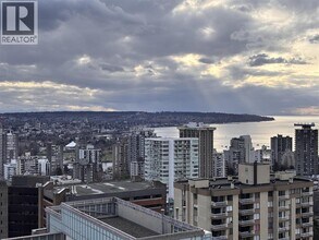 1033 Nelson St. in Vancouver, BC - Building Photo - Building Photo